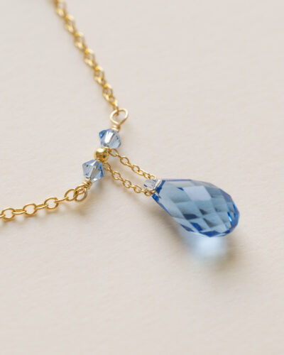 pendentif goutte de cristal bleu
