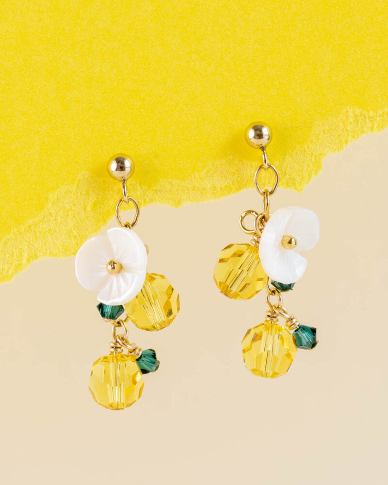 Boucles d'oreilles citrons et fleur en nacre blanche