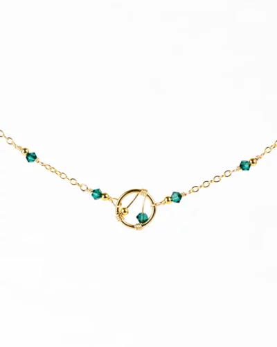Collier or laminé anneau cristaux verts